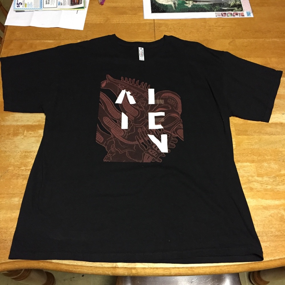 Alien graphic tee shirt. XL used